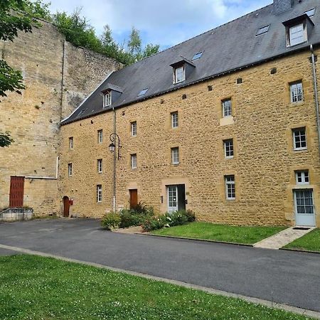 סדאן Aux Remparts Du Chateau מראה חיצוני תמונה
