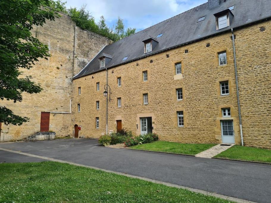 סדאן Aux Remparts Du Chateau מראה חיצוני תמונה